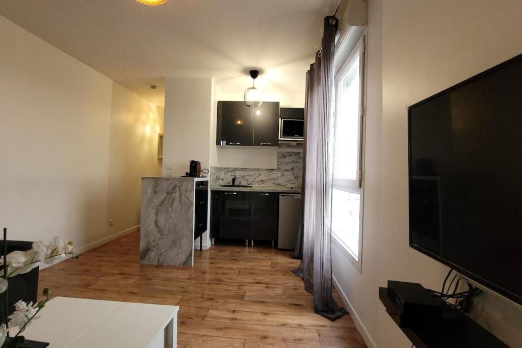 Logement Entier : Appartement Montévrain Esterno foto