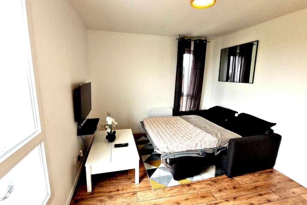 Logement Entier : Appartement Montévrain Esterno foto